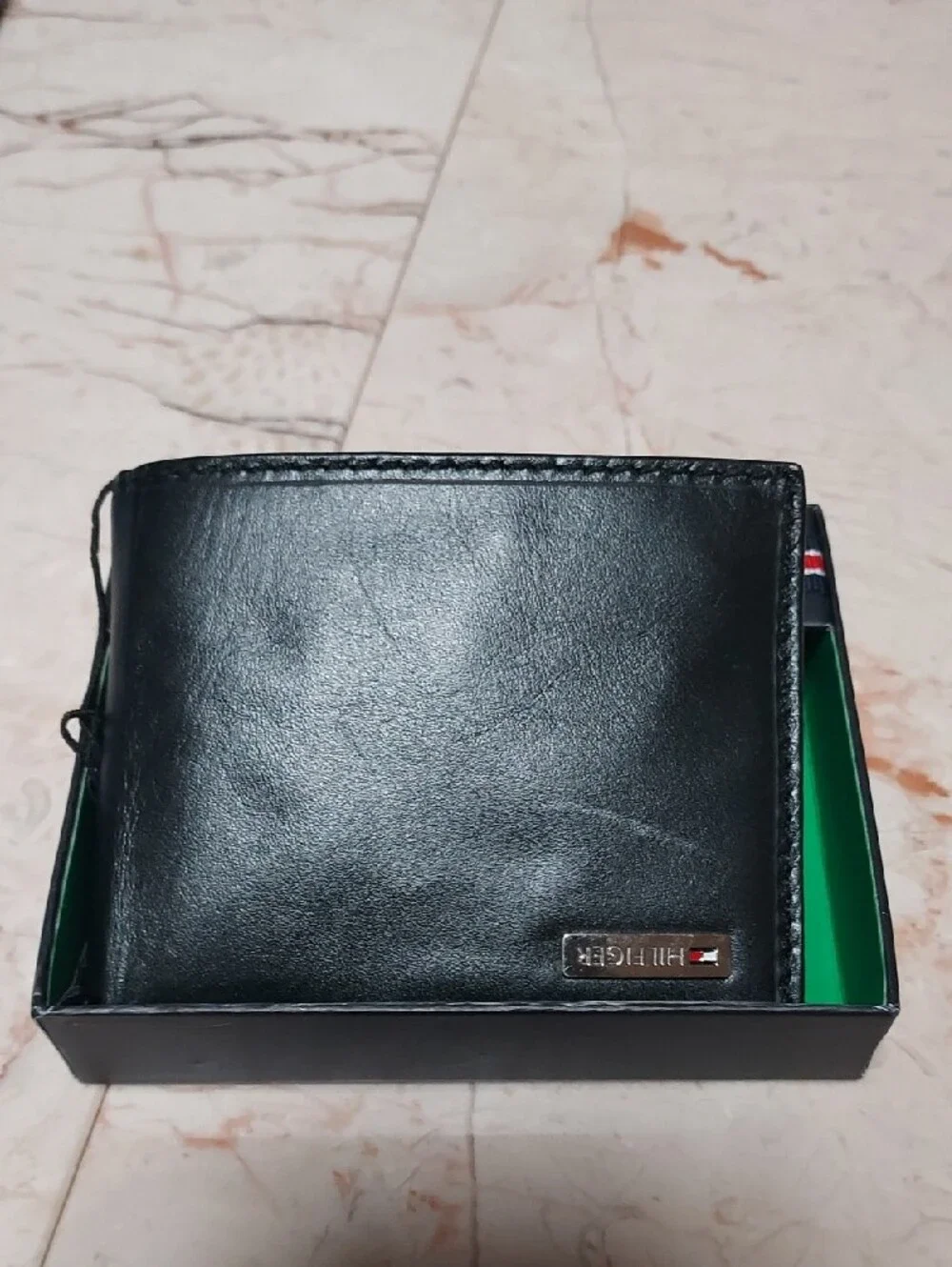 Tommy Hilfiger Black Leather Men's Passcase & Valet Wallet